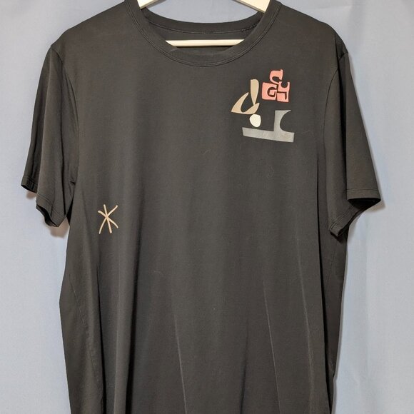 Lululemon graphic T - Medium - Picture 1 of 2